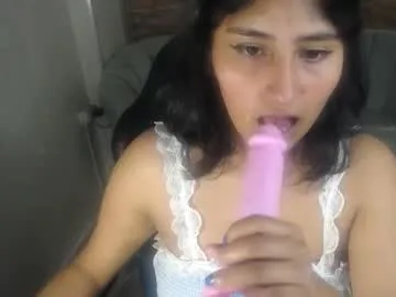 Runarunapi – webcam model profile photo Image 12