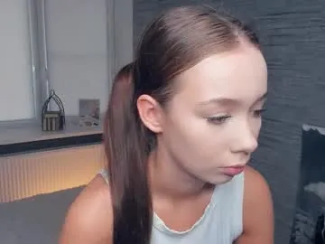 Runarunapi – webcam model profile photo Image 4