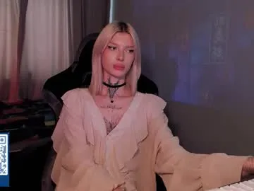 Runarunapi – webcam model profile photo Image 5