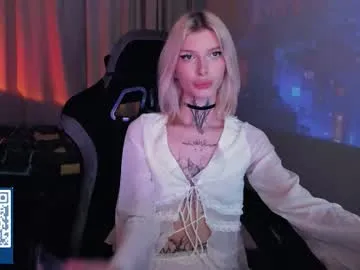 Runarunapi – webcam model profile photo Image 6