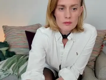 emyii – webcam model profile photo Image 15