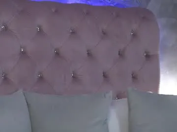 Runarunapi – webcam model profile photo Image 13