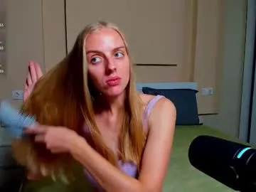 Runarunapi – webcam model profile photo Image 7