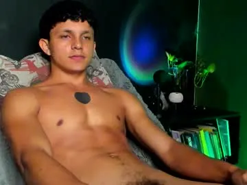 travonidas – webcam model profile photo Image 18