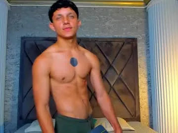 travonidas – webcam model profile photo Image 2