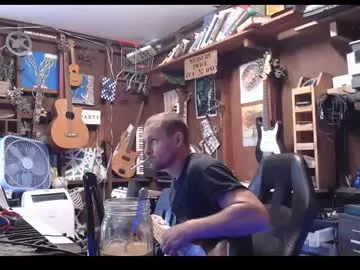 aviebby – webcam model profile photo Image 10