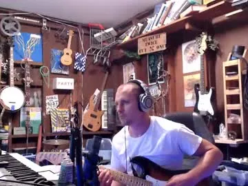 aviebby – webcam model profile photo Image 4