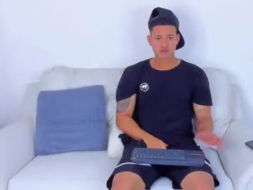 Minami_jjjj – webcam model profile photo Image 3