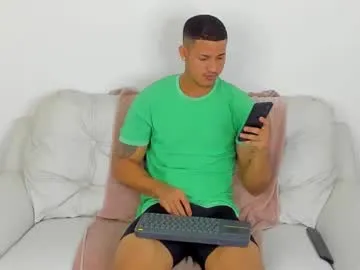 Minami_jjjj – webcam model profile photo Image 5