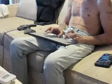 viksons – webcam model profile photo Image 12