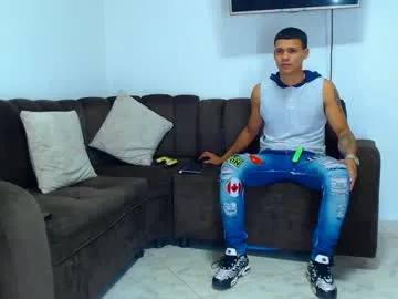 DominantAlex18 – webcam model profile photo Image 12