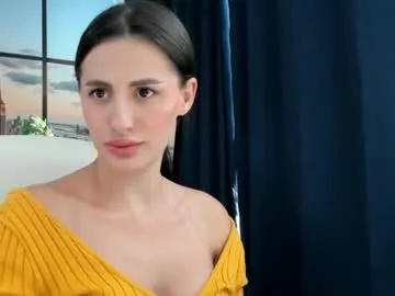 CurlyElisa – webcam model profile photo Image 19