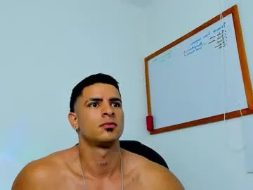 aviebby – webcam model profile photo Image 11