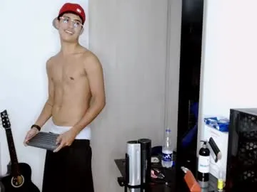 DominantAlex18 – webcam model profile photo Image 11