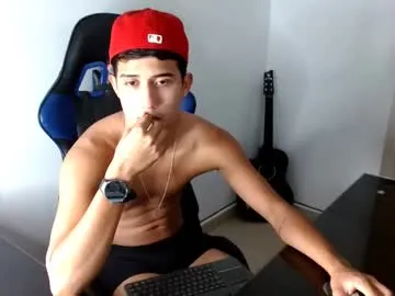 DominantAlex18 – webcam model profile photo Image 3