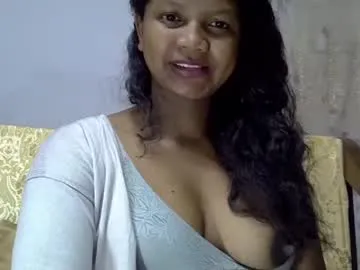 Runarunapi – webcam model profile photo Image 10