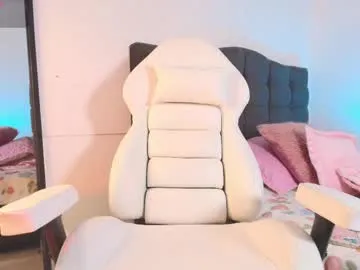 helenamoeller – webcam model profile photo Image 2