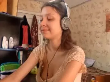 Kiki_hammyy – webcam model profile photo Image 5