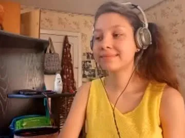 Kiki_hammyy – webcam model profile photo Image 6