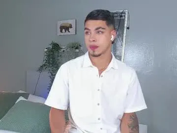 suzuki118 – webcam model profile photo Image 16