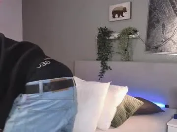 suzuki118 – webcam model profile photo Image 18