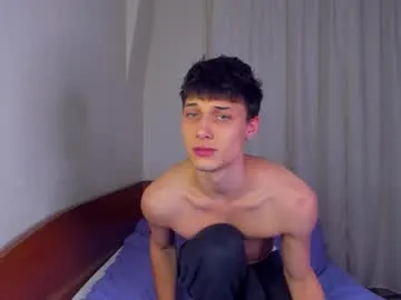 ella_lee15 – webcam model profile photo Image 19