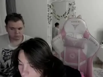 emma_andrew1 – webcam model profile photo Image 10