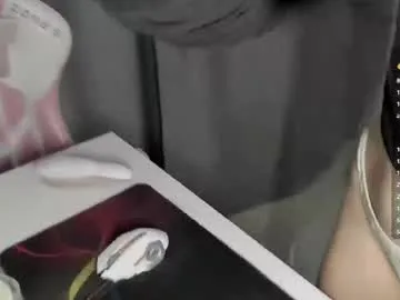 emma_andrew1 – webcam model profile photo Image 3