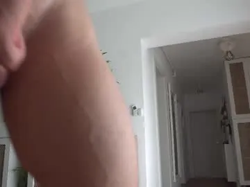 Yaya--728 – webcam model profile photo Image 12