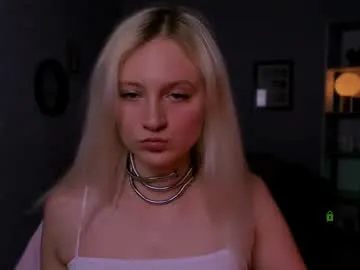 Runarunapi – webcam model profile photo Image 11