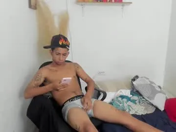 mon1_day – webcam model profile photo Image 13