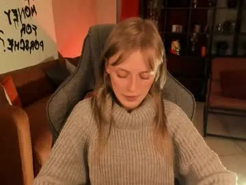 CurlyElisa – webcam model profile photo Image 19