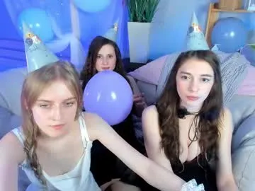 CurlyElisa – webcam model profile photo Image 5