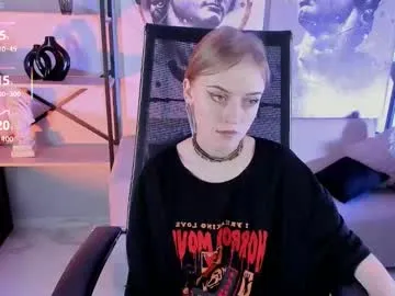 CurlyElisa – webcam model profile photo Image 6