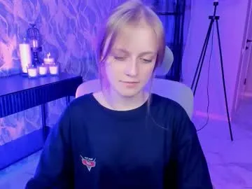 CurlyElisa – webcam model profile photo Image 8