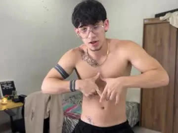 PumaShyXD – webcam model profile photo Image 2