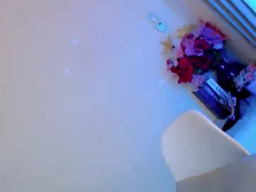 Yui-Ch – webcam model profile photo Image 9