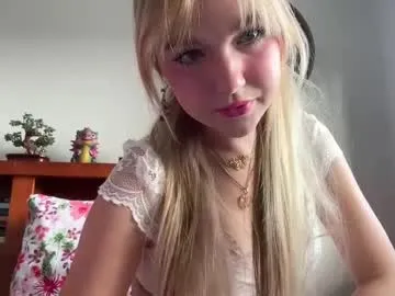 Antonellastrip_ – webcam model profile photo Image 12