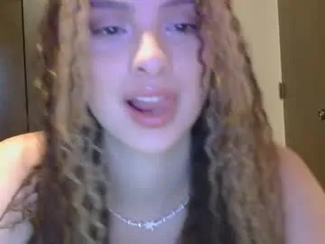 Runarunapi – webcam model profile photo Image 12