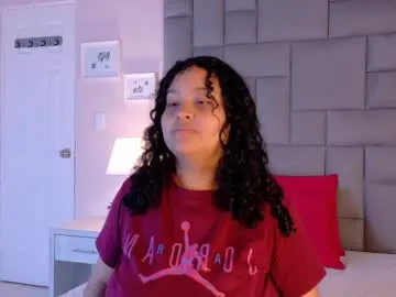 Runarunapi – webcam model profile photo Image 17