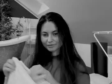 frenchava – webcam model profile photo Image 6