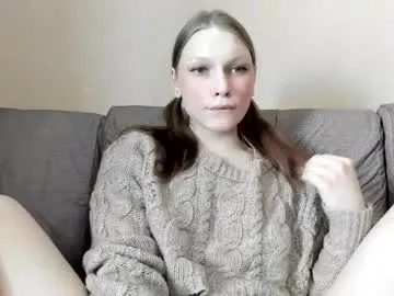 emyii – webcam model profile photo Image 4