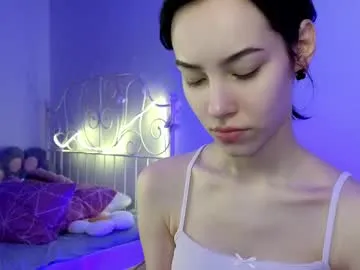luvlivvyy – webcam model profile photo Image 3