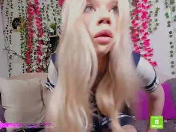 Runarunapi – webcam model profile photo Image 13