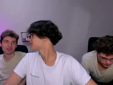 aviebby – webcam model profile photo Image 16