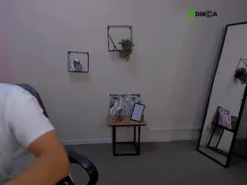 aviebby – webcam model profile photo Image 8