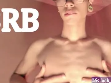 Runarunapi – webcam model profile photo Image 9