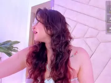 Runarunapi – webcam model profile photo Image 4