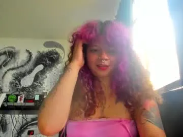 emyii – webcam model profile photo Image 7