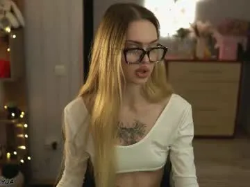 _Alice_1 – webcam model profile photo Image 13